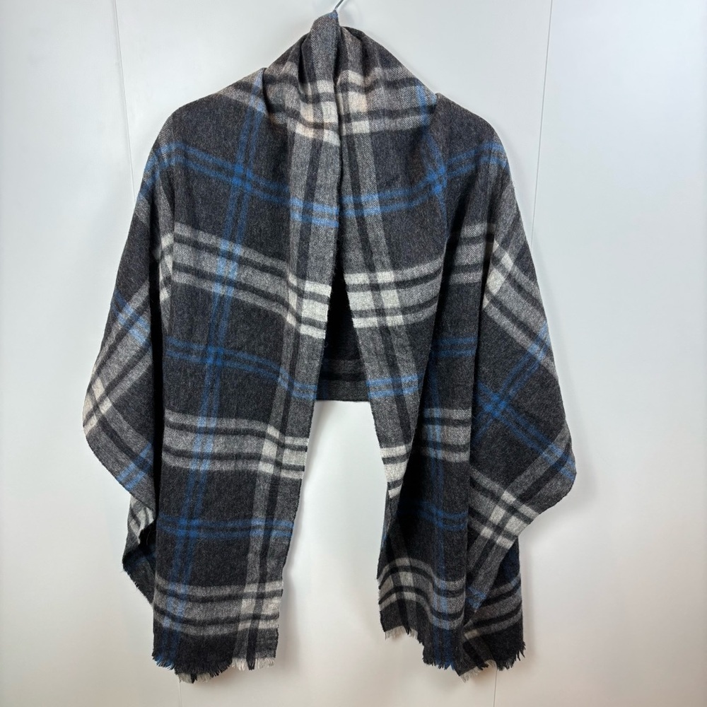 Banana Republic Plaid Wrap Shawl Grey Blue Wool Tartan Womens Scarf Winter Cozy